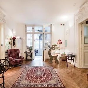 Hostel Baroque Hostel&coworking